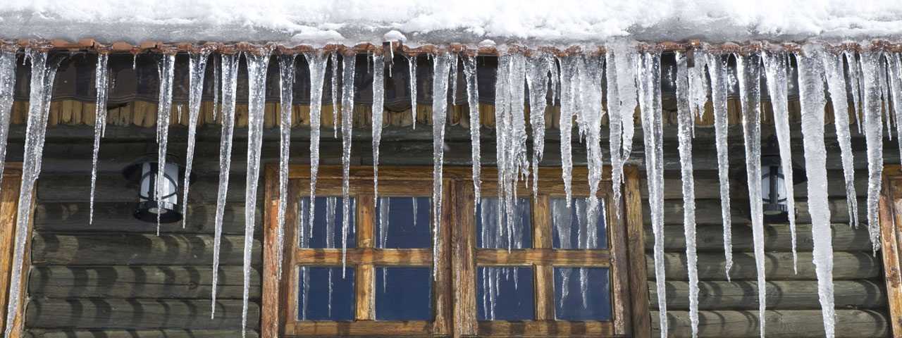 Spray foam prevents ice dams by providing proper insulation in Irving attic spaces Spray foam prevents ice dams by providing proper insulation in Irving attic spaces